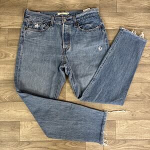 Levi's Distressed Frayed Hem Slim Leg Wedgie Jeans Medium Wash sz 30